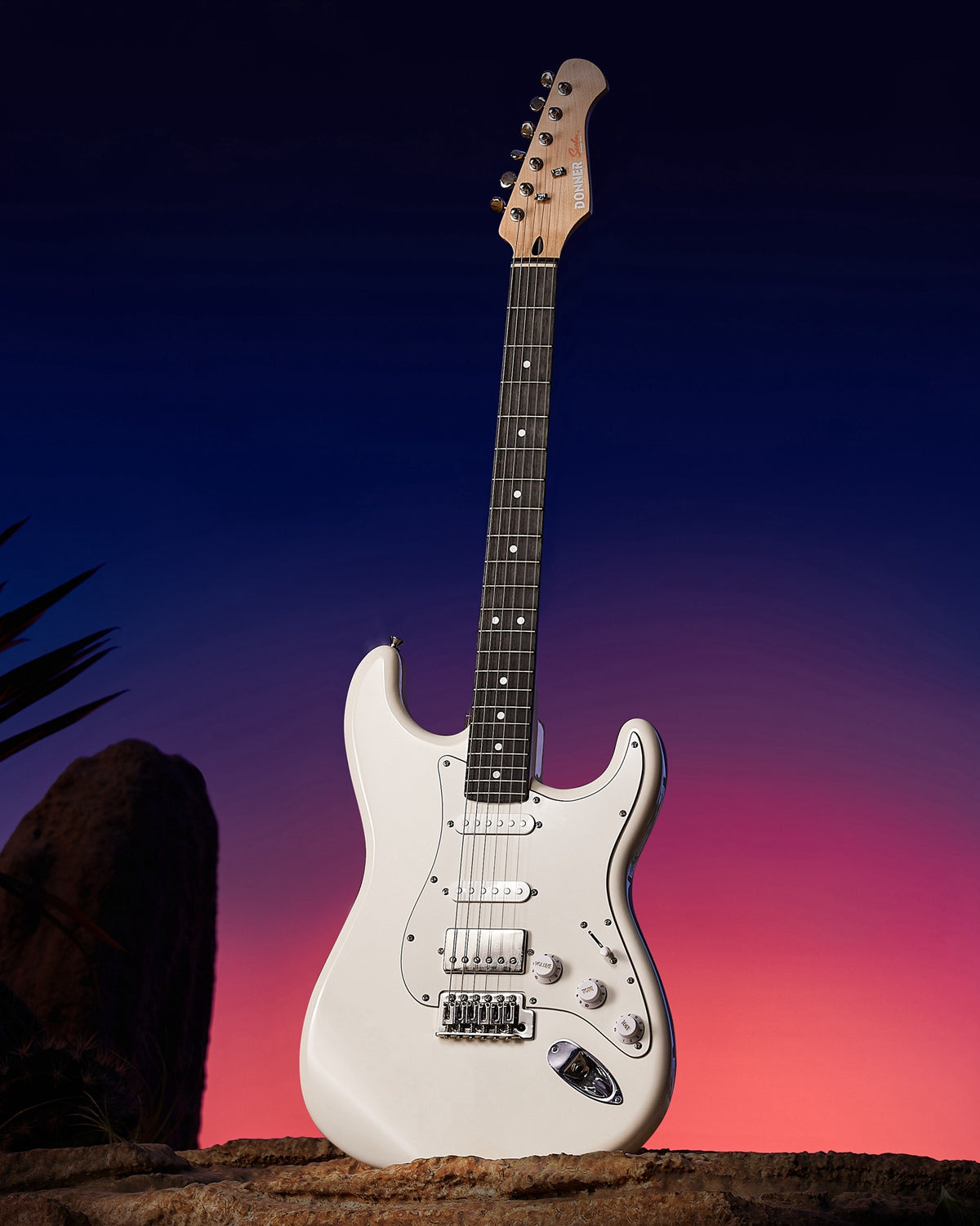 Kit Chitarra Elettrica Donner DST-152B HSS - 39 Pollici, Nero, Con Amplificatore E Accessori - Foto 7